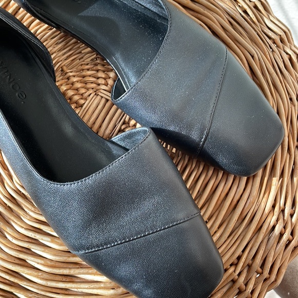 Vince minimalist beautiful black leather square toe flats - Picture 3 of 11